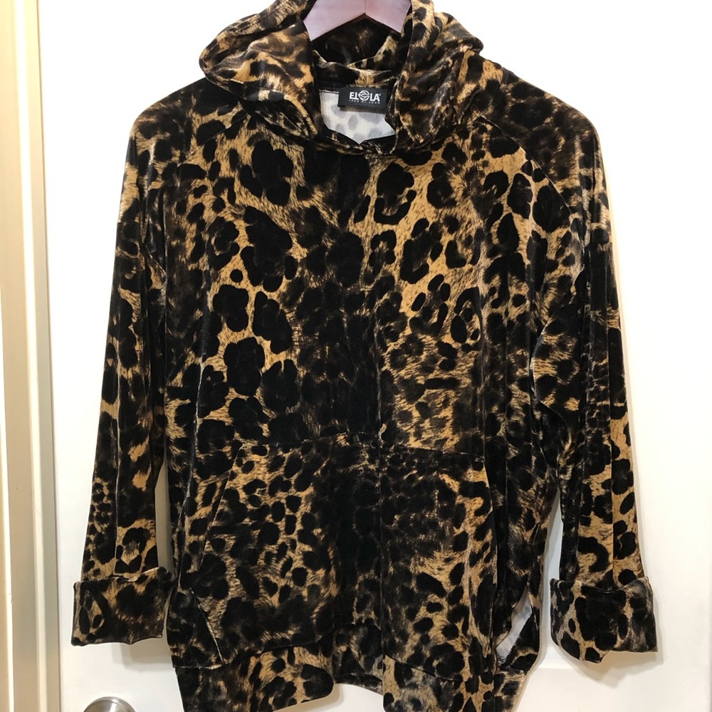 Animal Printed Hoodie w/Kangaroo Pocket